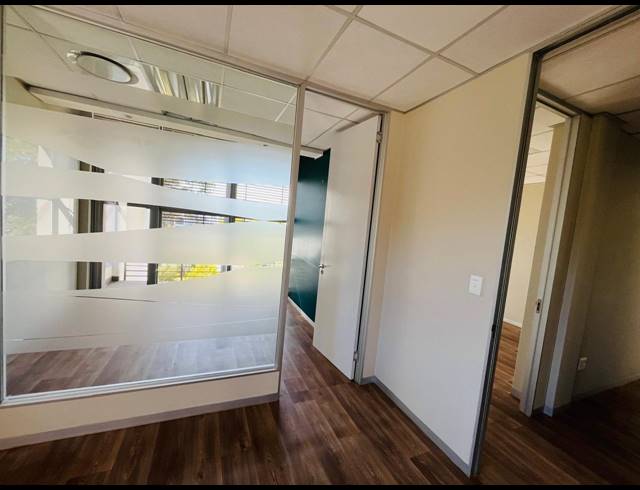 183M² OFFICE FOR SALE IN BROADACRES